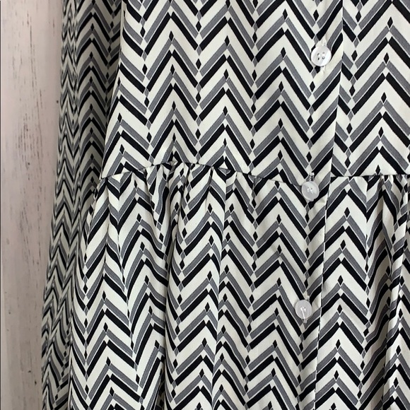 Emma & Ella Paris Button Down Dress - Picture 7 of 12